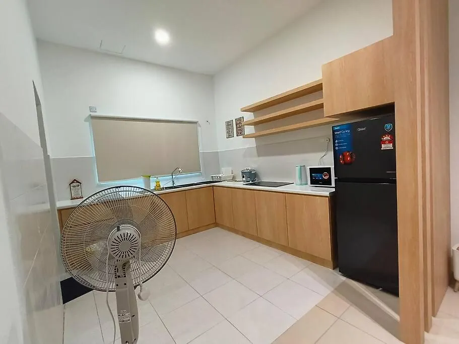 Secretegarden627 3 Storey 5R4B Partyhome 12-20Pax Malacca